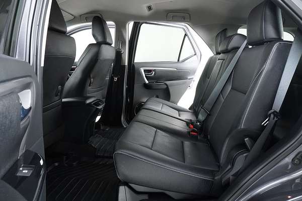 2022 Toyota Fortuner GXL Premium Interior GUN156R