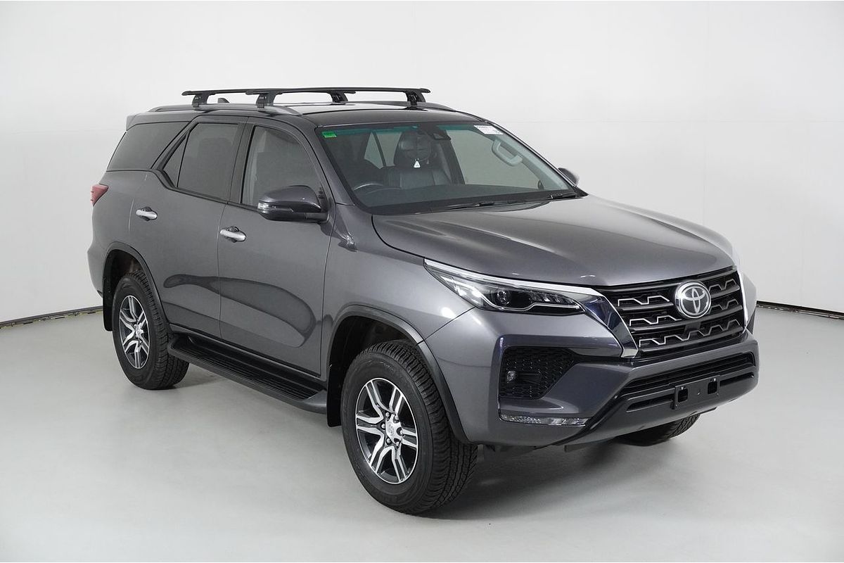 2022 Toyota Fortuner GXL Premium Interior GUN156R