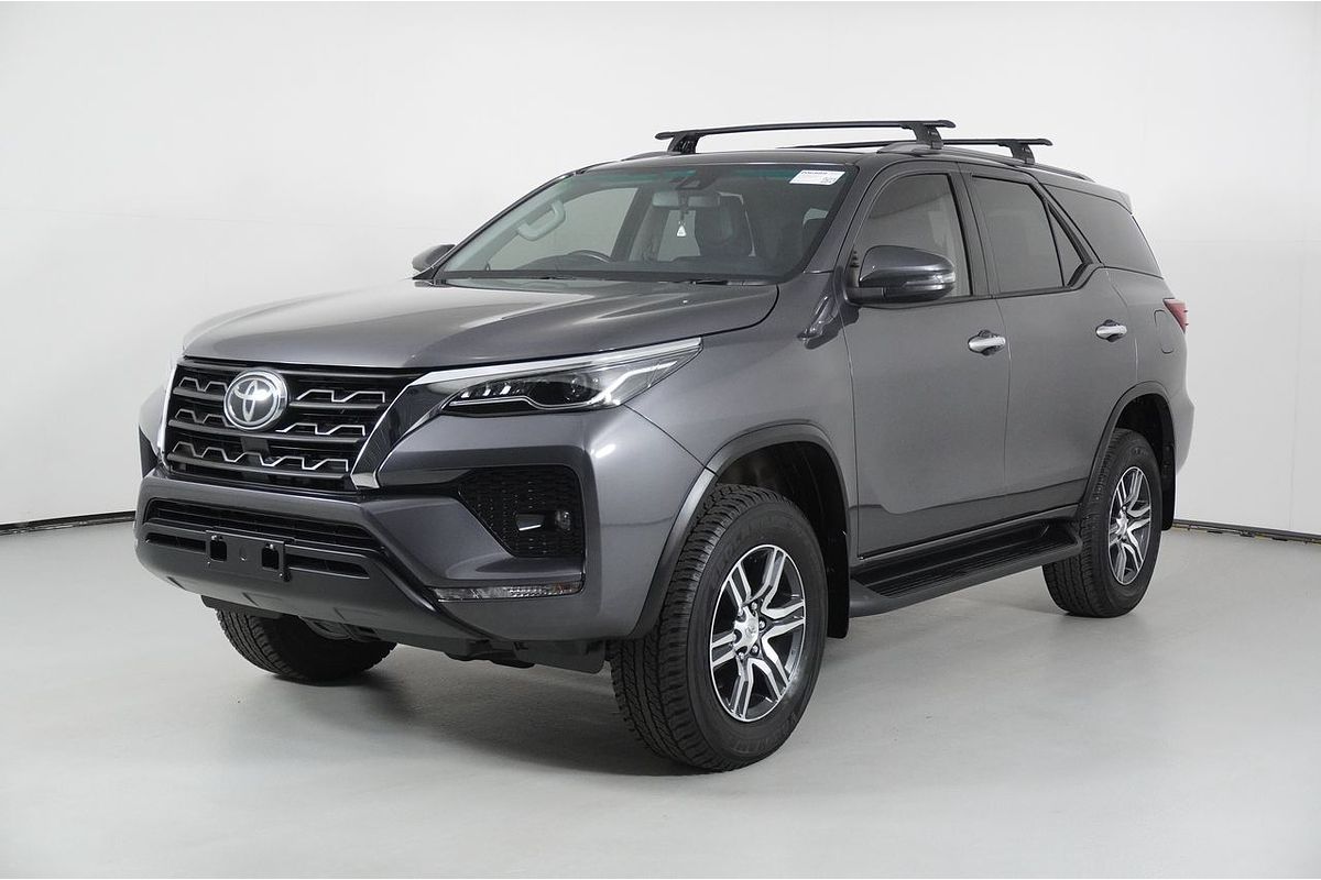2022 Toyota Fortuner GXL Premium Interior GUN156R