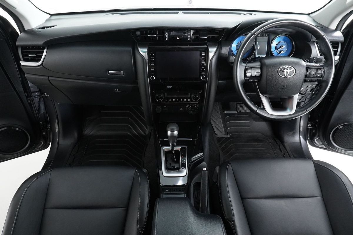2022 Toyota Fortuner GXL Premium Interior GUN156R