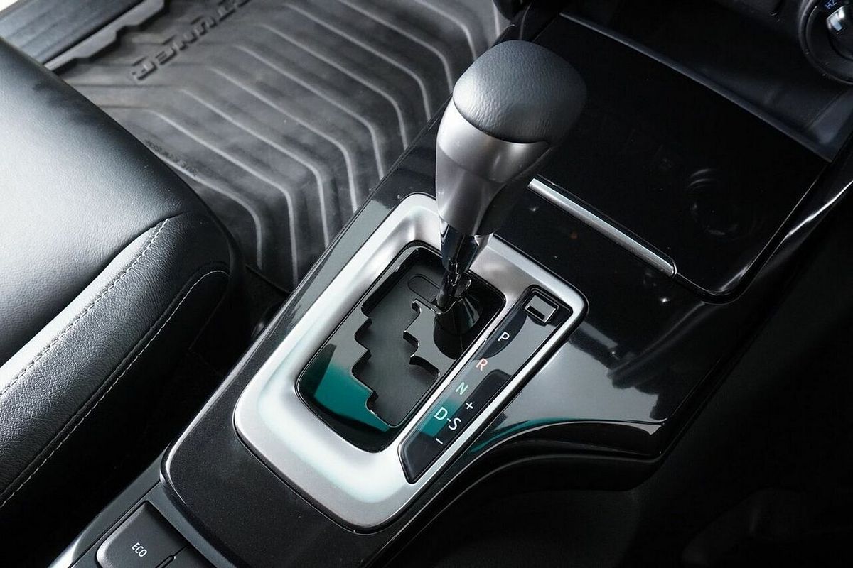 2022 Toyota Fortuner GXL Premium Interior GUN156R