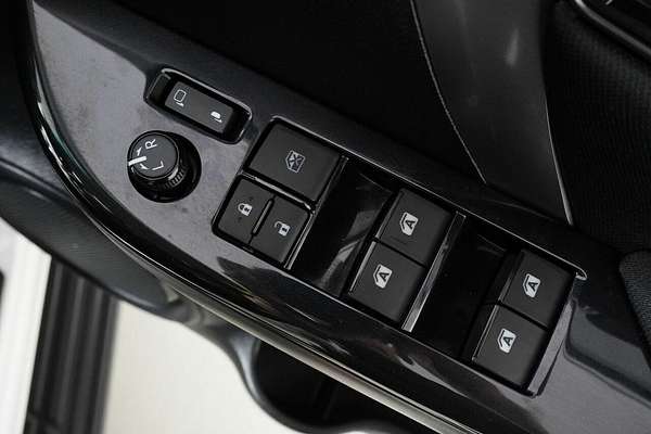 2023 Toyota Fortuner GXL Premium Interior GUN156R