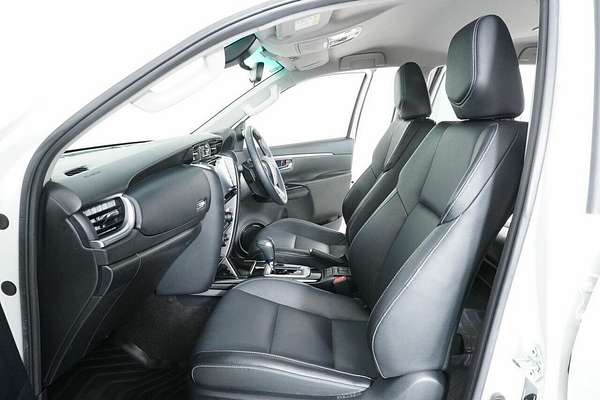 2022 Toyota Fortuner GXL Premium Interior GUN156R