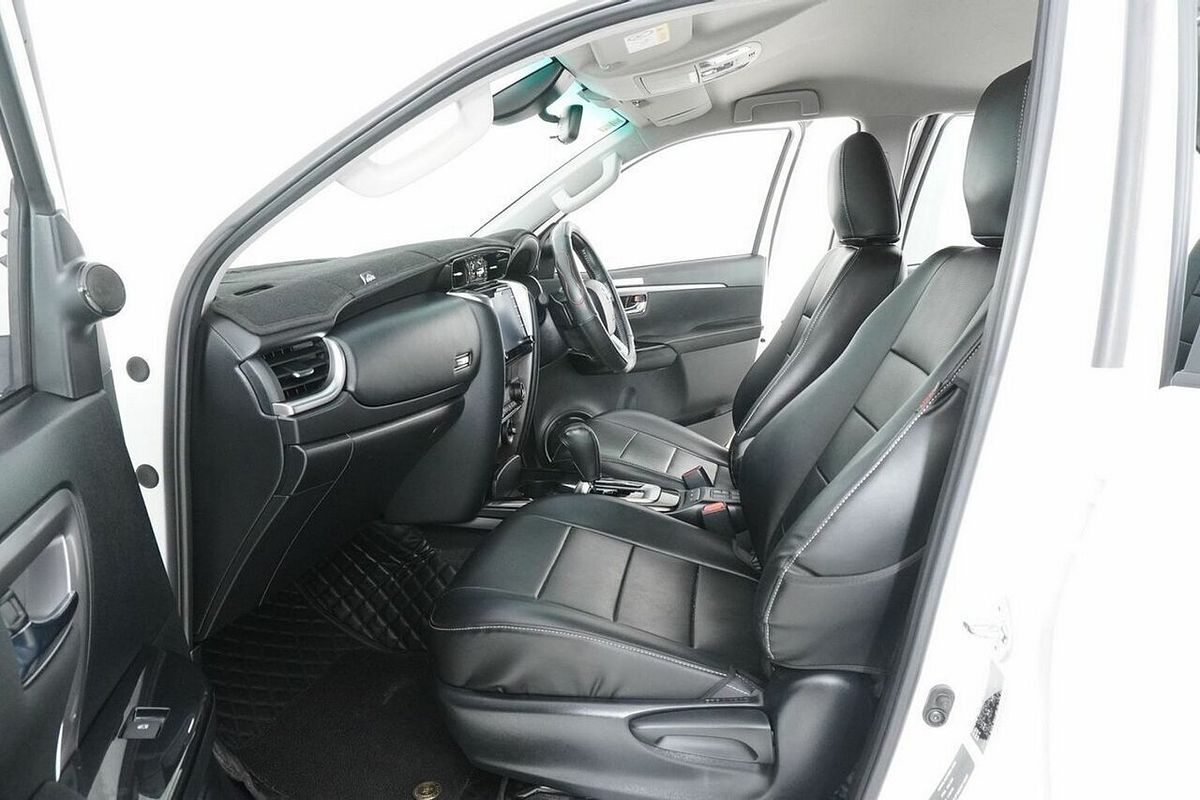 2023 Toyota Fortuner GXL Premium Interior GUN156R