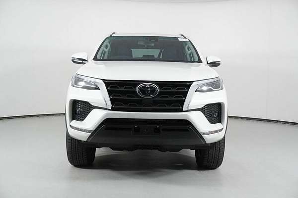 2022 Toyota Fortuner GXL Premium Interior GUN156R