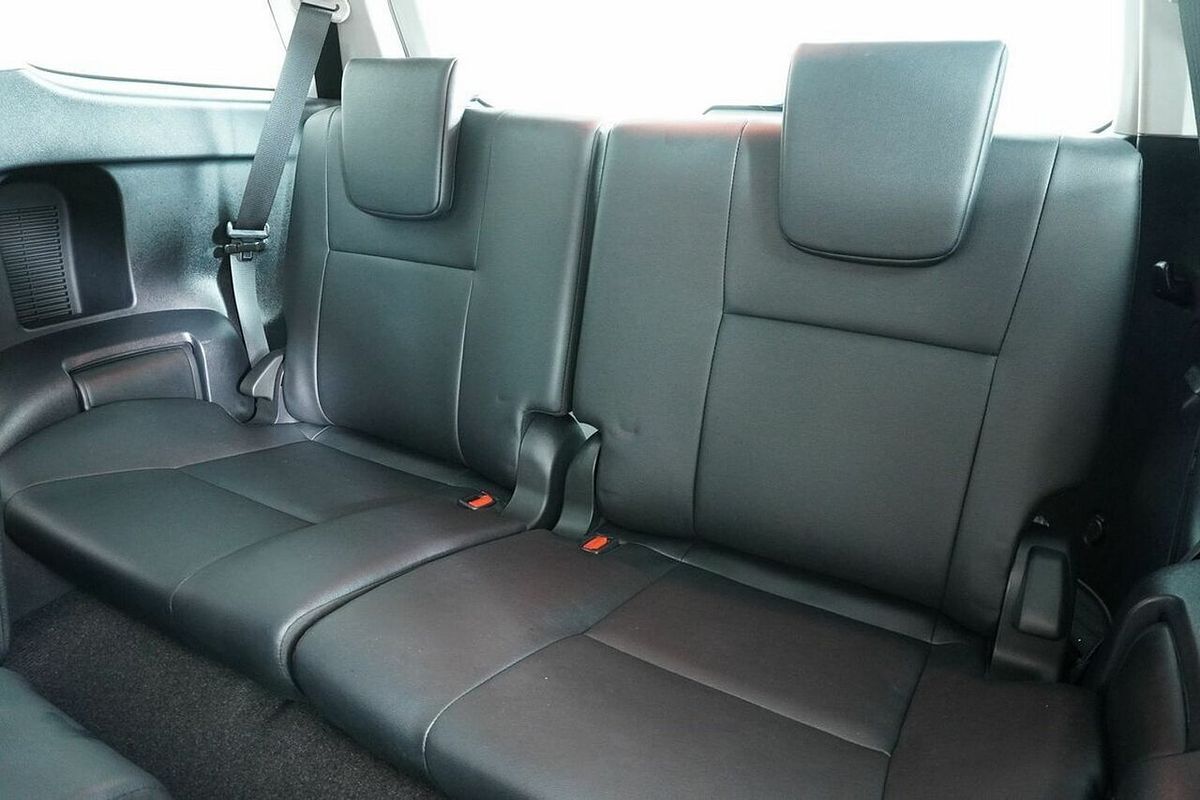 2022 Toyota Fortuner GXL Premium Interior GUN156R