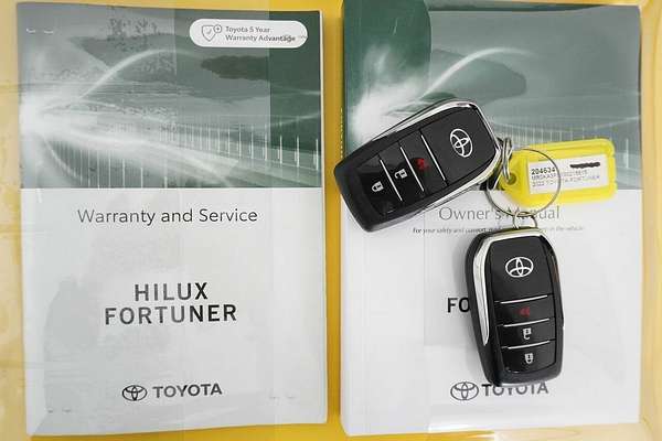 2022 Toyota Fortuner GXL Premium Interior GUN156R