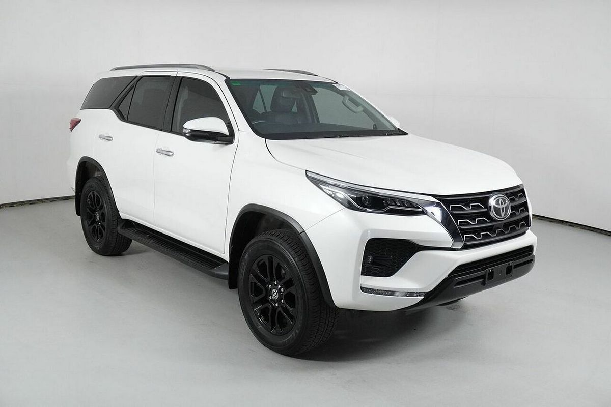 2022 Toyota Fortuner GXL Premium Interior GUN156R