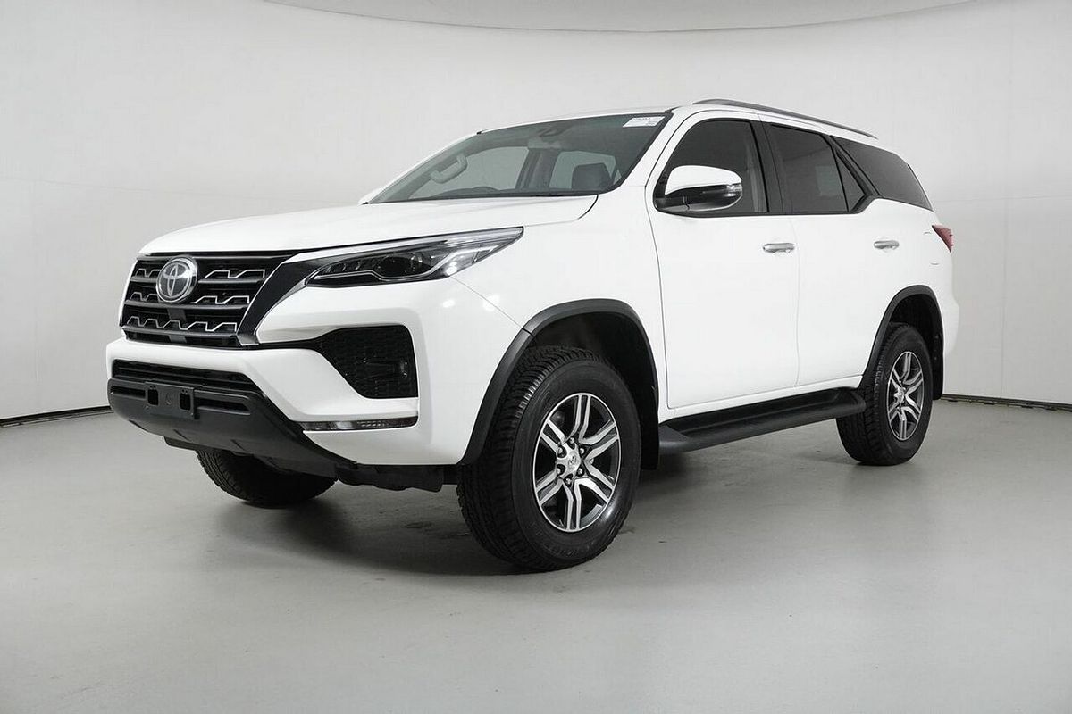 2023 Toyota Fortuner GXL Premium Interior GUN156R