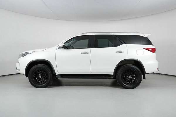 2022 Toyota Fortuner GXL Premium Interior GUN156R