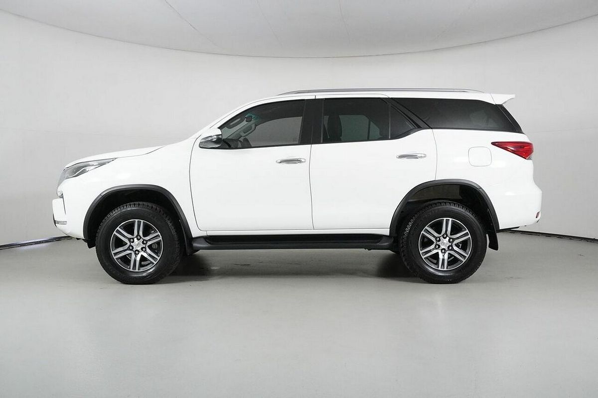 2023 Toyota Fortuner GXL Premium Interior GUN156R