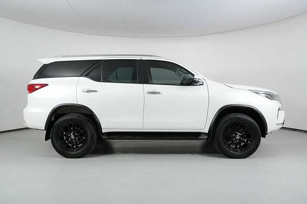 2022 Toyota Fortuner GXL Premium Interior GUN156R