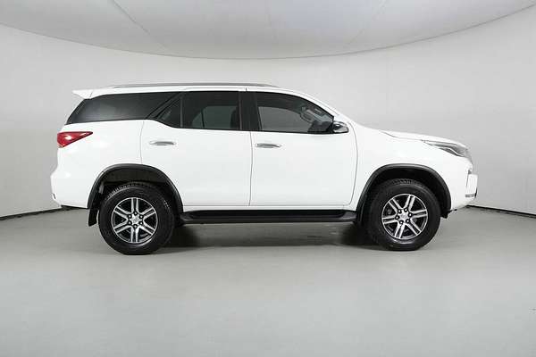 2023 Toyota Fortuner GXL Premium Interior GUN156R