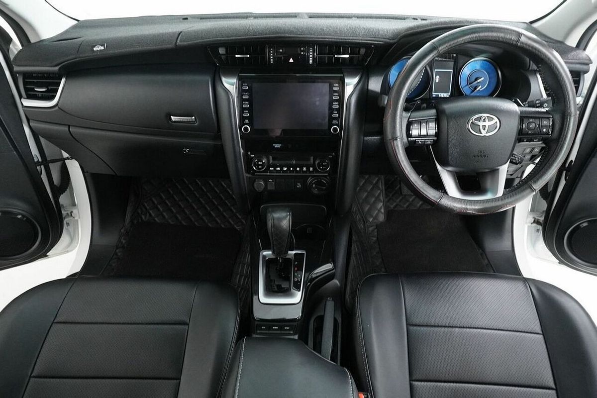 2023 Toyota Fortuner GXL Premium Interior GUN156R
