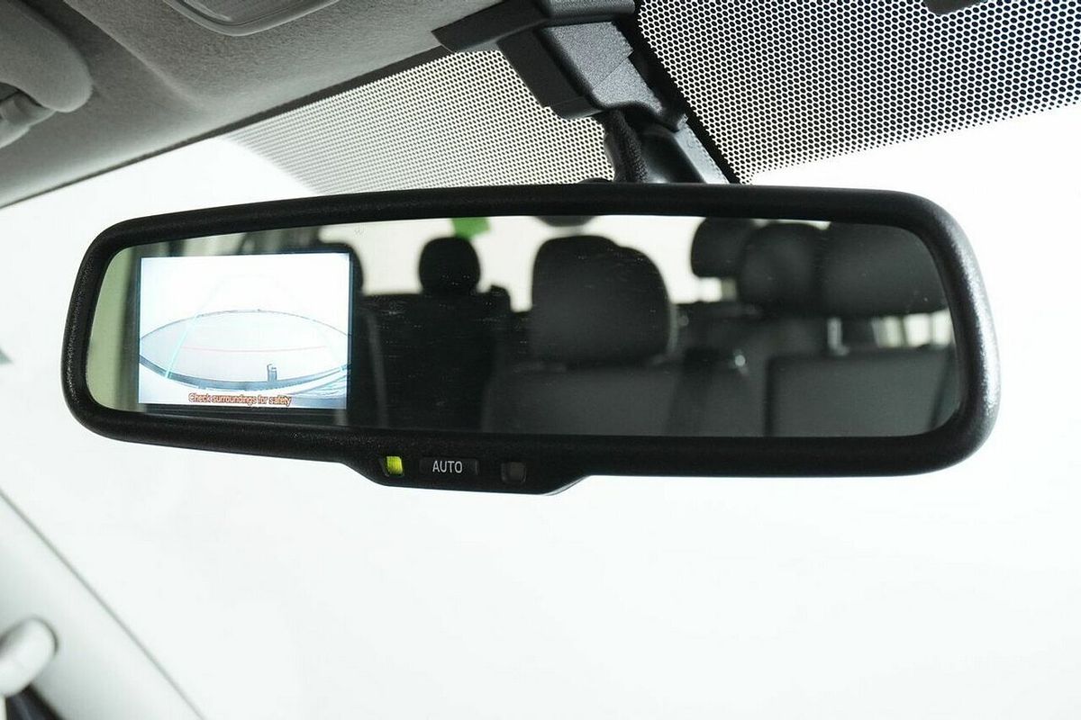 2018 Toyota HiAce Commuter KDH223R MY16
