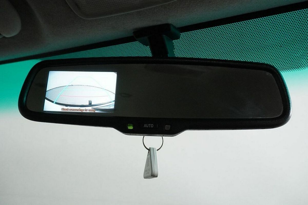 2018 Toyota HiAce Commuter KDH223R MY16