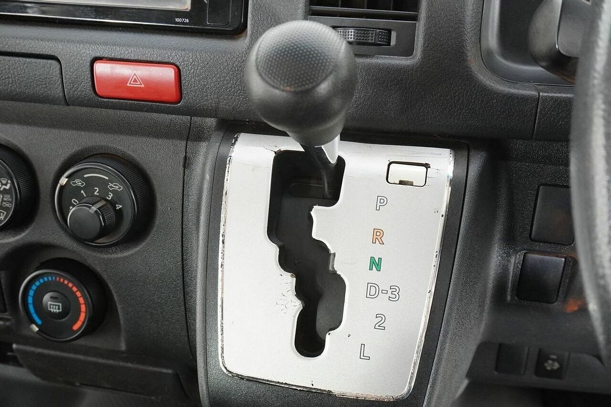 2018 Toyota HiAce Commuter KDH223R MY16