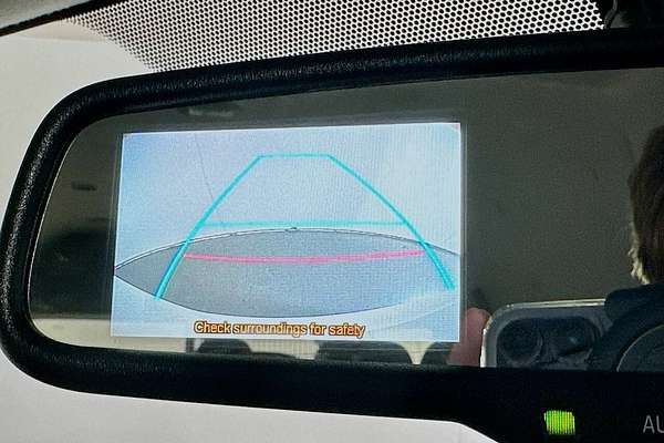 2018 Toyota HiAce Commuter (12 Seats) KDH223R MY16