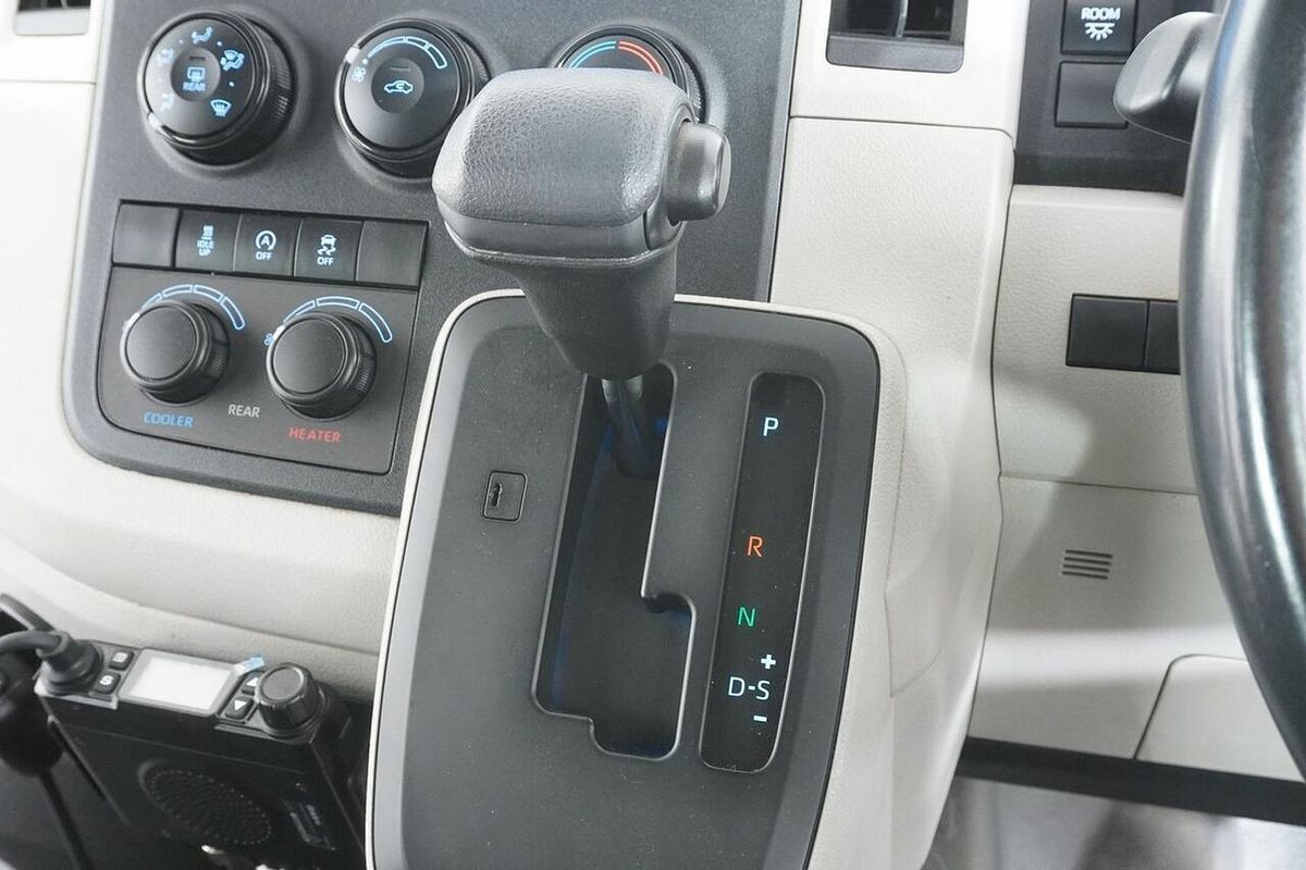 2021 Toyota HiAce Slwb Commuter (12 Seats) GDH322R