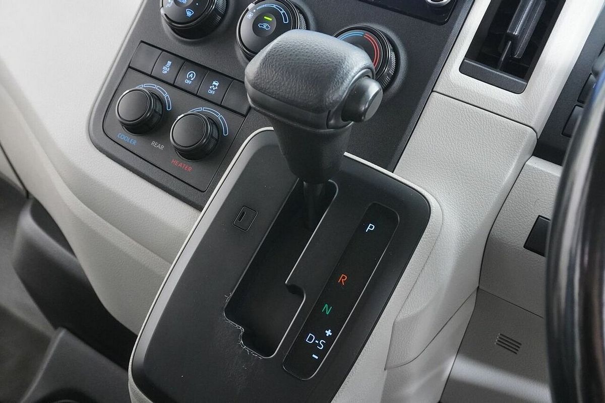 2020 Toyota HiAce Commuter (12 Seats) GDH322R