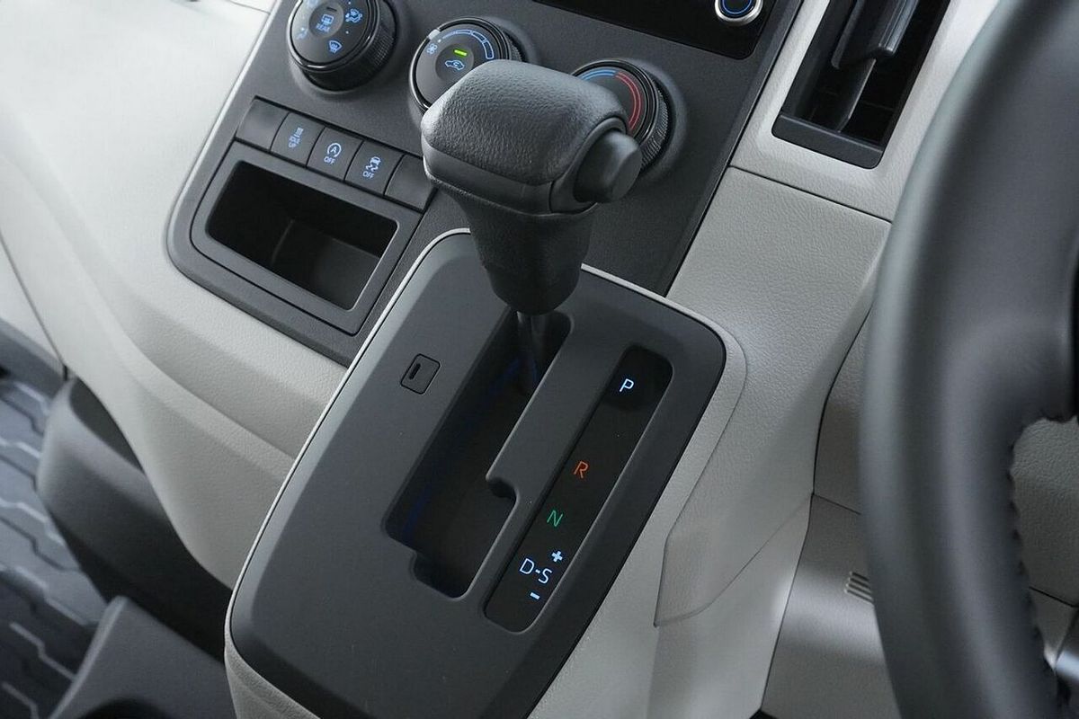 2024 Toyota HiAce LWB GDH300R