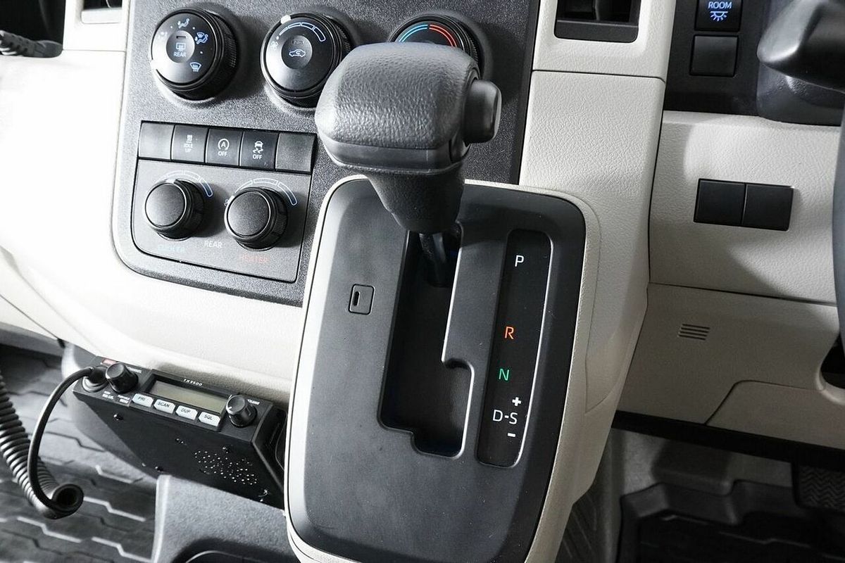 2020 Toyota HiAce Commuter (12 Seats) GDH322R