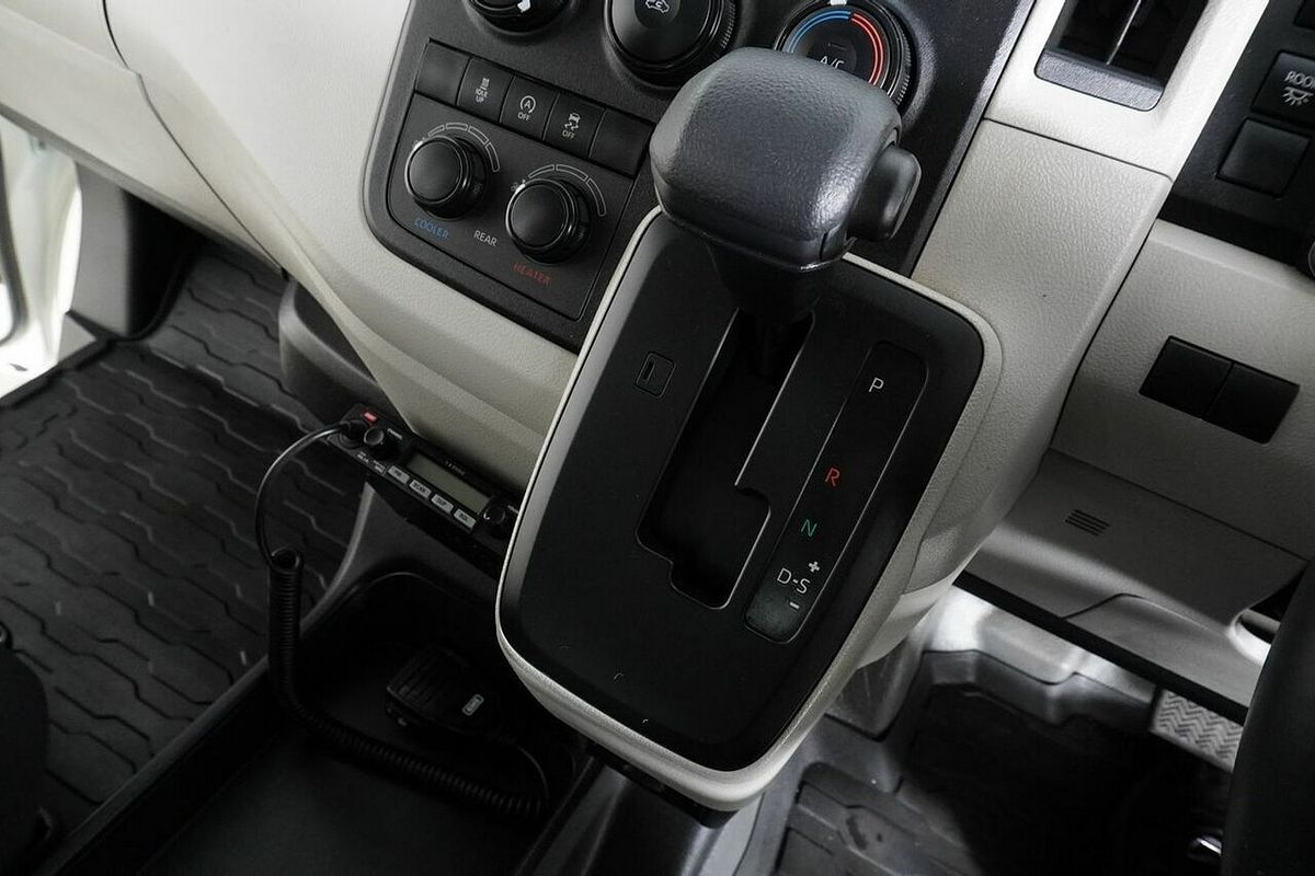 2020 Toyota HiAce Commuter (12 Seats) GDH322R