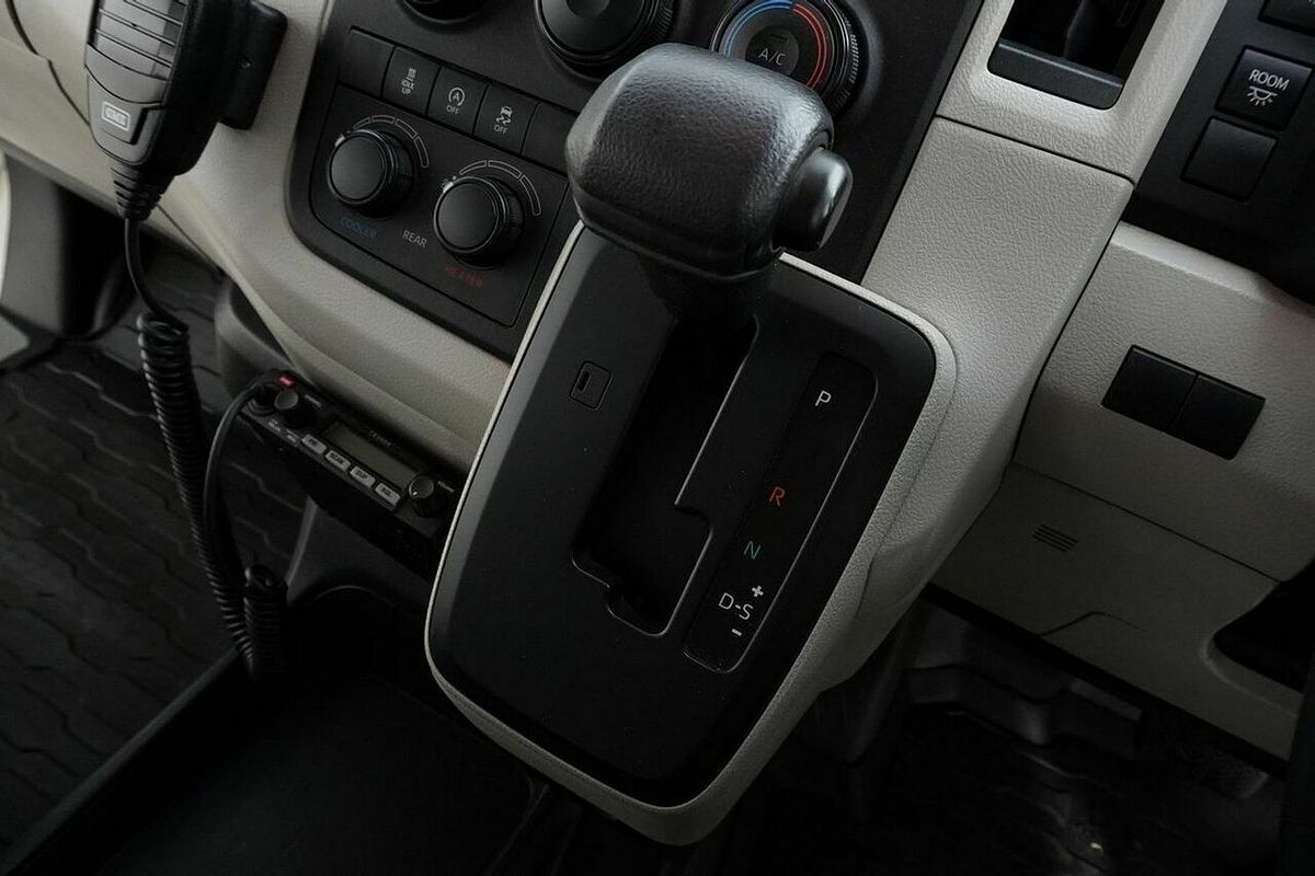 2020 Toyota HiAce Commuter (12 Seats) GDH322R