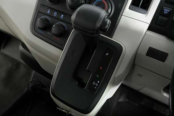 2019 Toyota HiAce Commuter (12 Seats) GDH322R