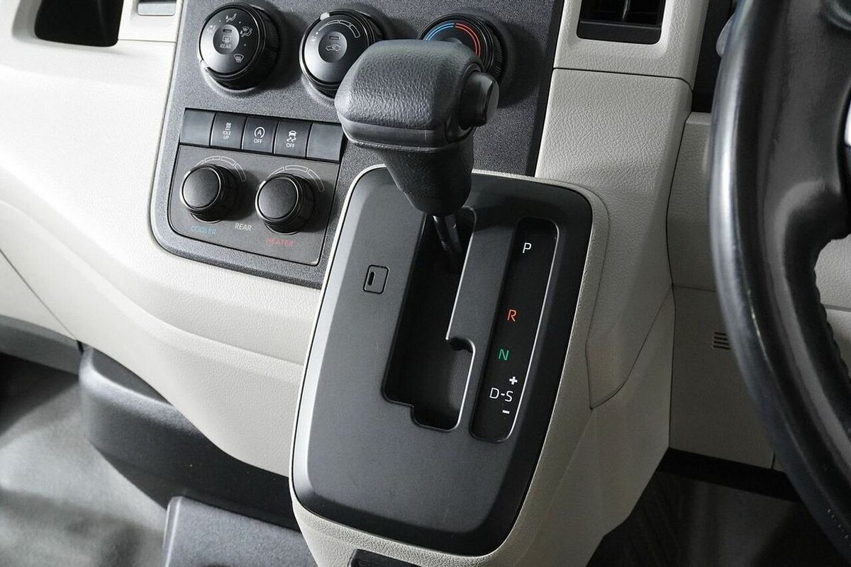 2019 Toyota HiAce Commuter (12 Seats) GDH322R