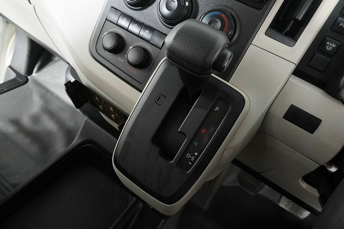 2021 Toyota HiAce Slwb Commuter (12 Seats) GDH322R