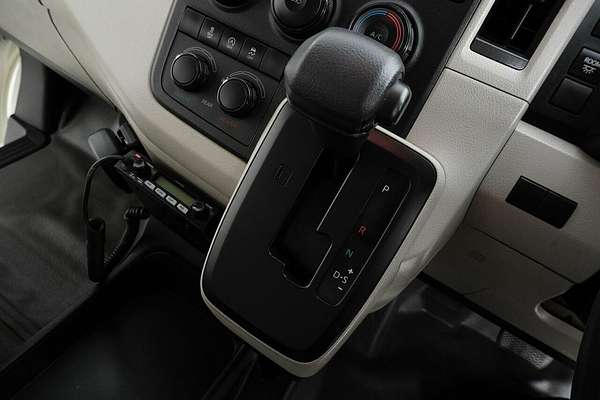 2020 Toyota HiAce Commuter (12 Seats) GDH322R