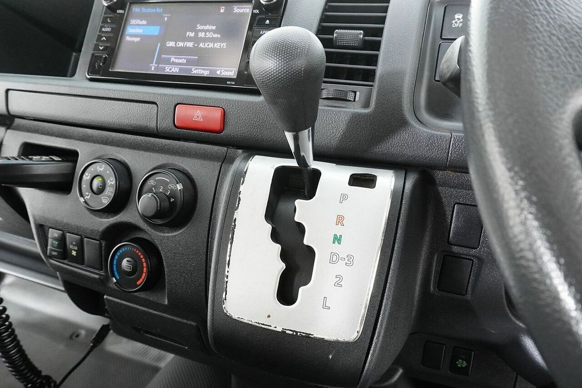 2018 Toyota HiAce Commuter (12 Seats) KDH223R MY16