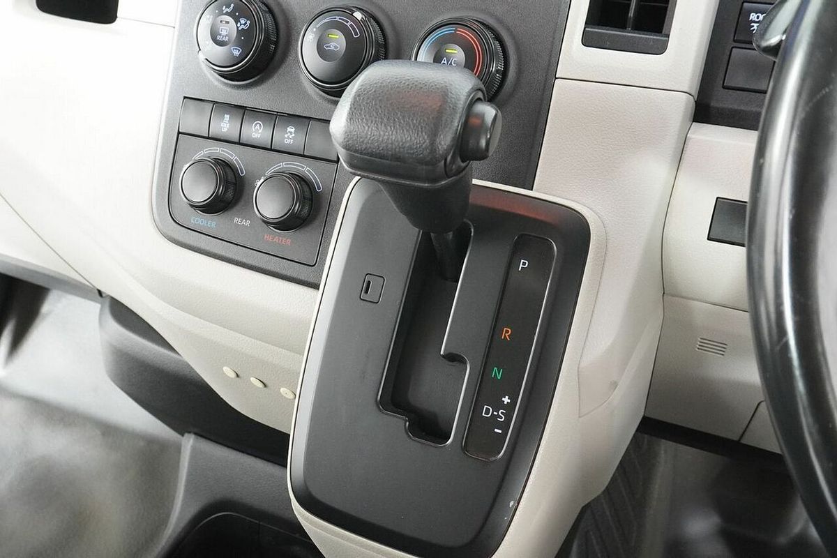 2020 Toyota HiAce Commuter (12 Seats) GDH322R