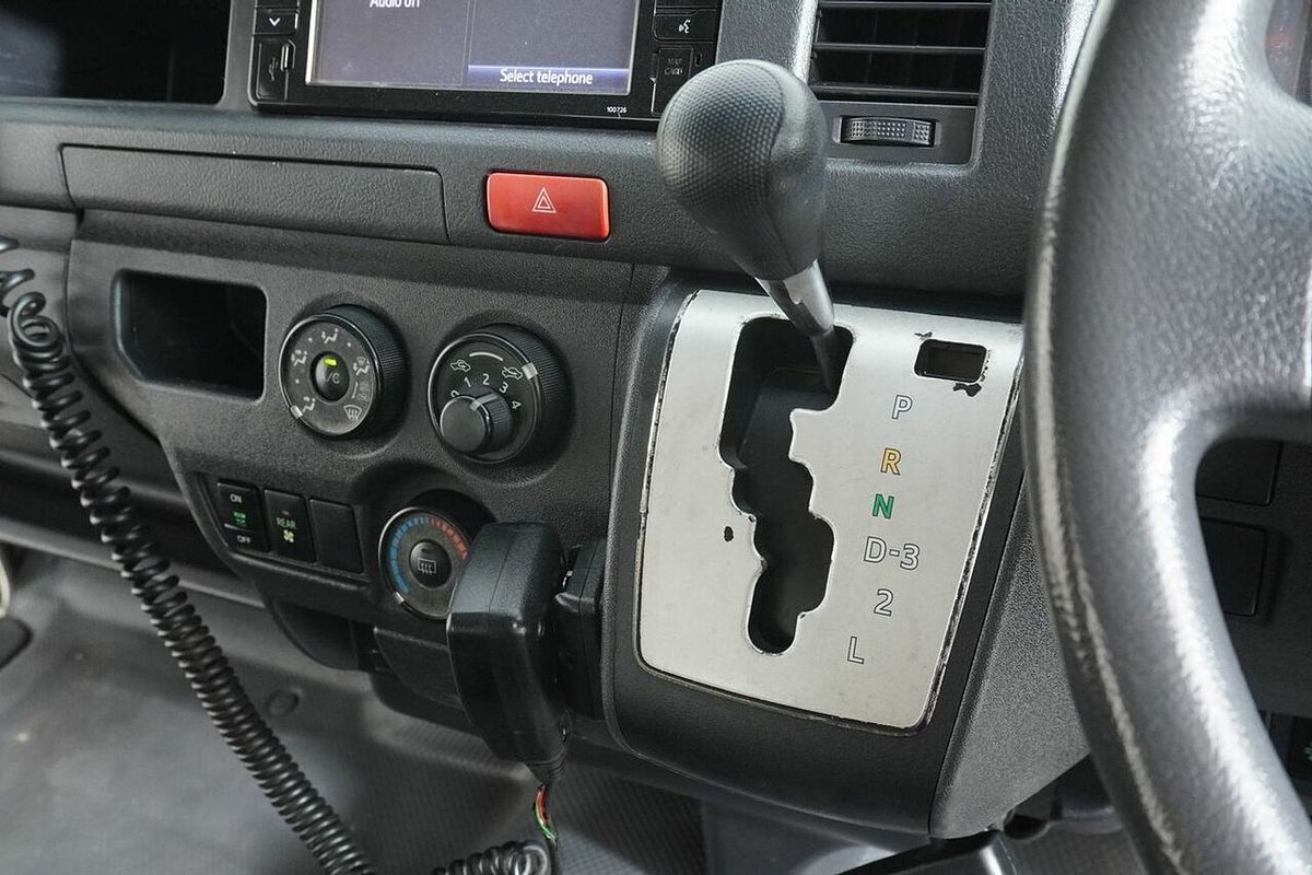 2018 Toyota HiAce Commuter KDH223R MY16