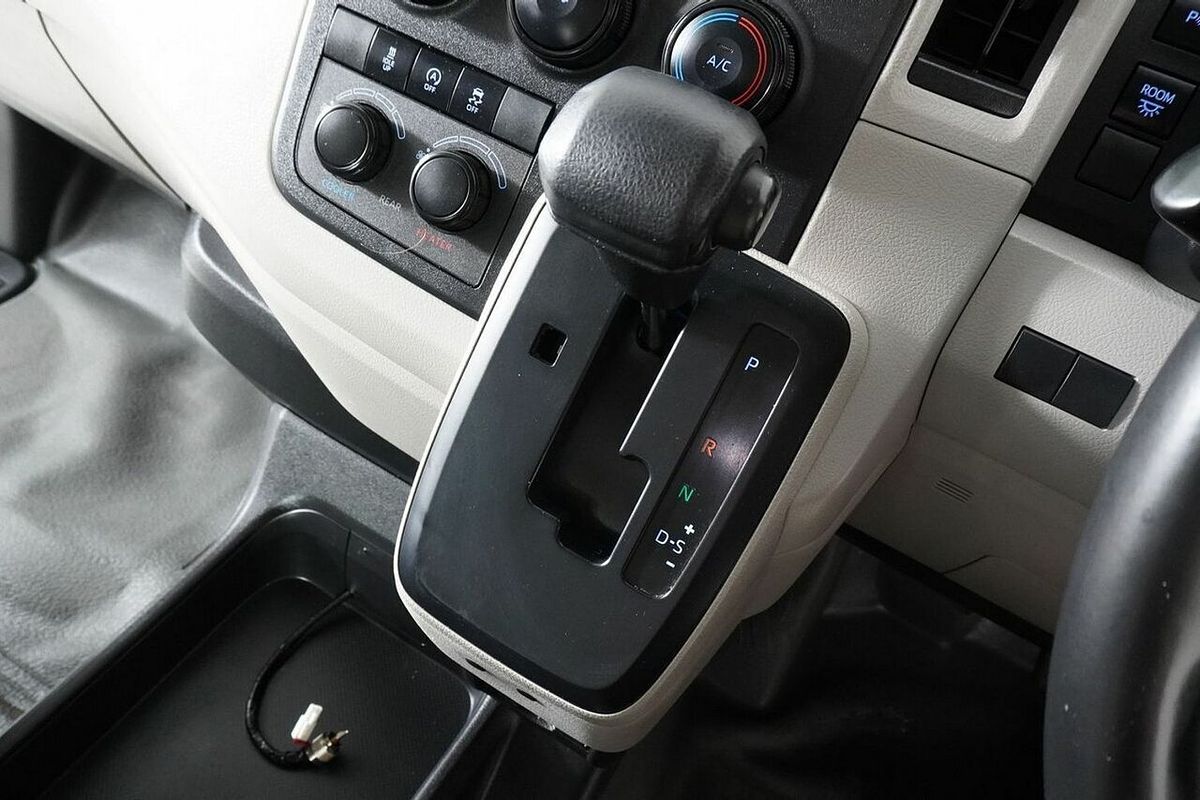 2021 Toyota HiAce Slwb Commuter (12 Seats) GDH322R