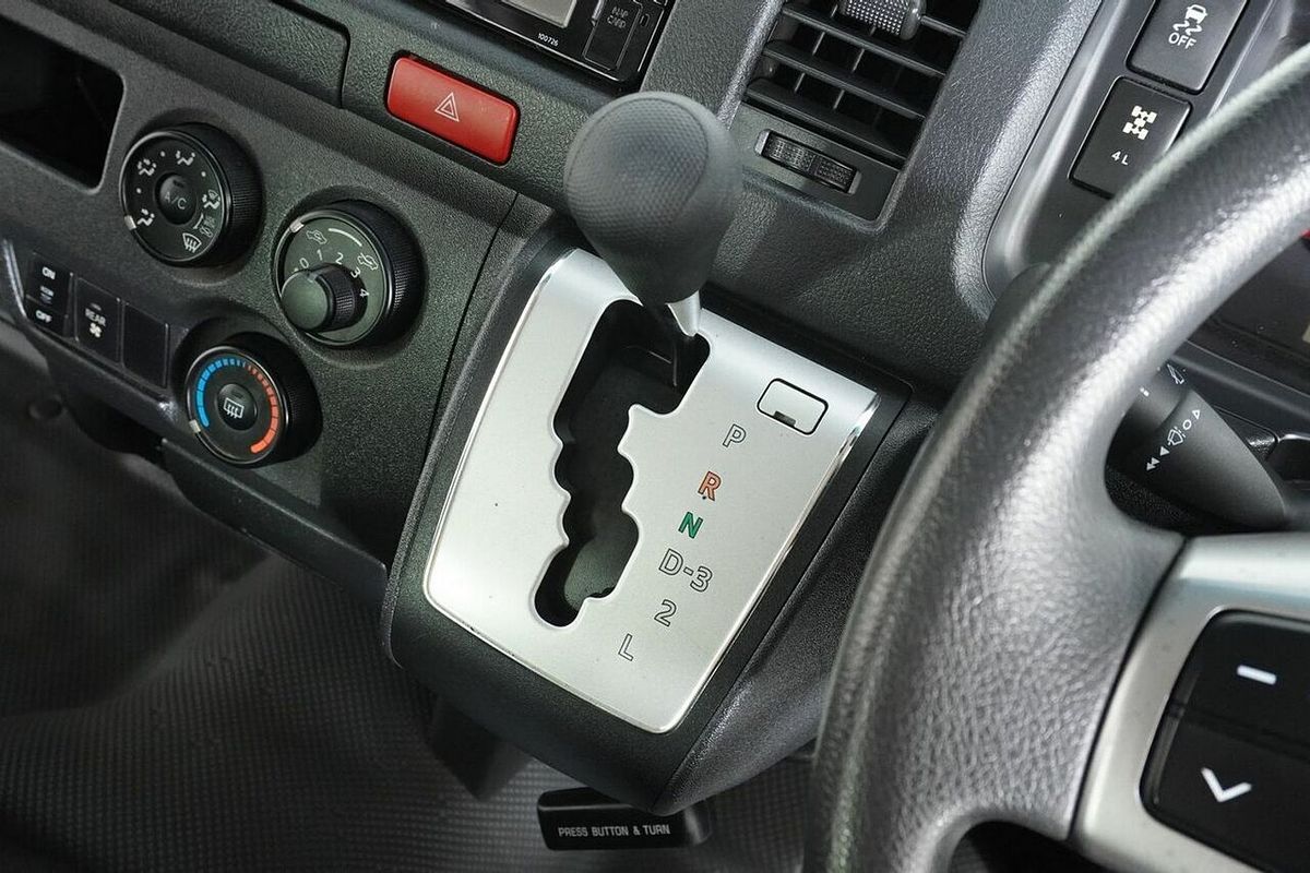 2018 Toyota HiAce Commuter KDH223R MY16