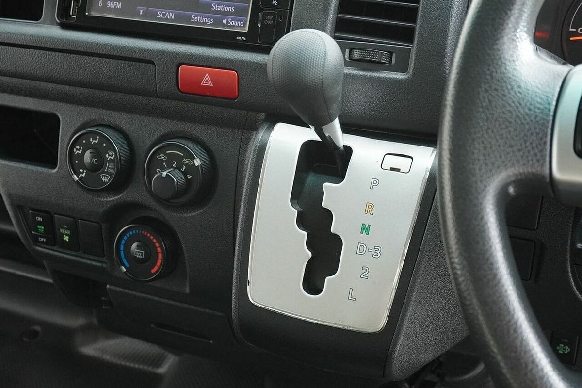 2018 Toyota HiAce Commuter KDH223R MY16