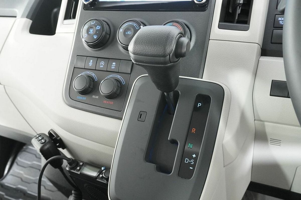 2023 Toyota HiAce Slwb Commuter (12 Seats) GDH322R