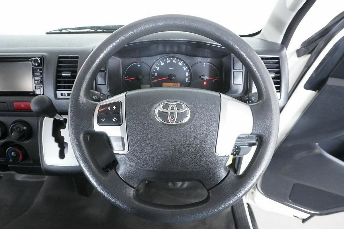 2018 Toyota HiAce Commuter KDH223R MY16