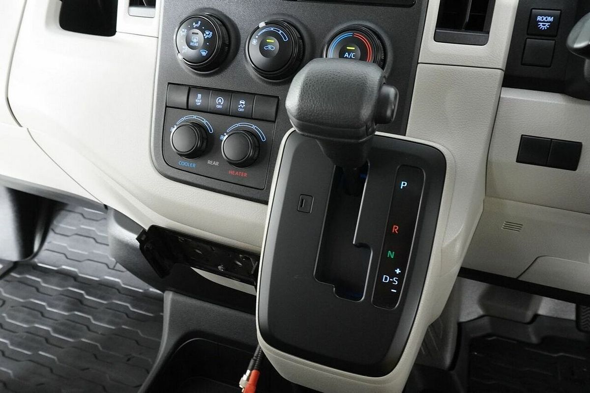 2021 Toyota HiAce Slwb Commuter (12 Seats) GDH322R
