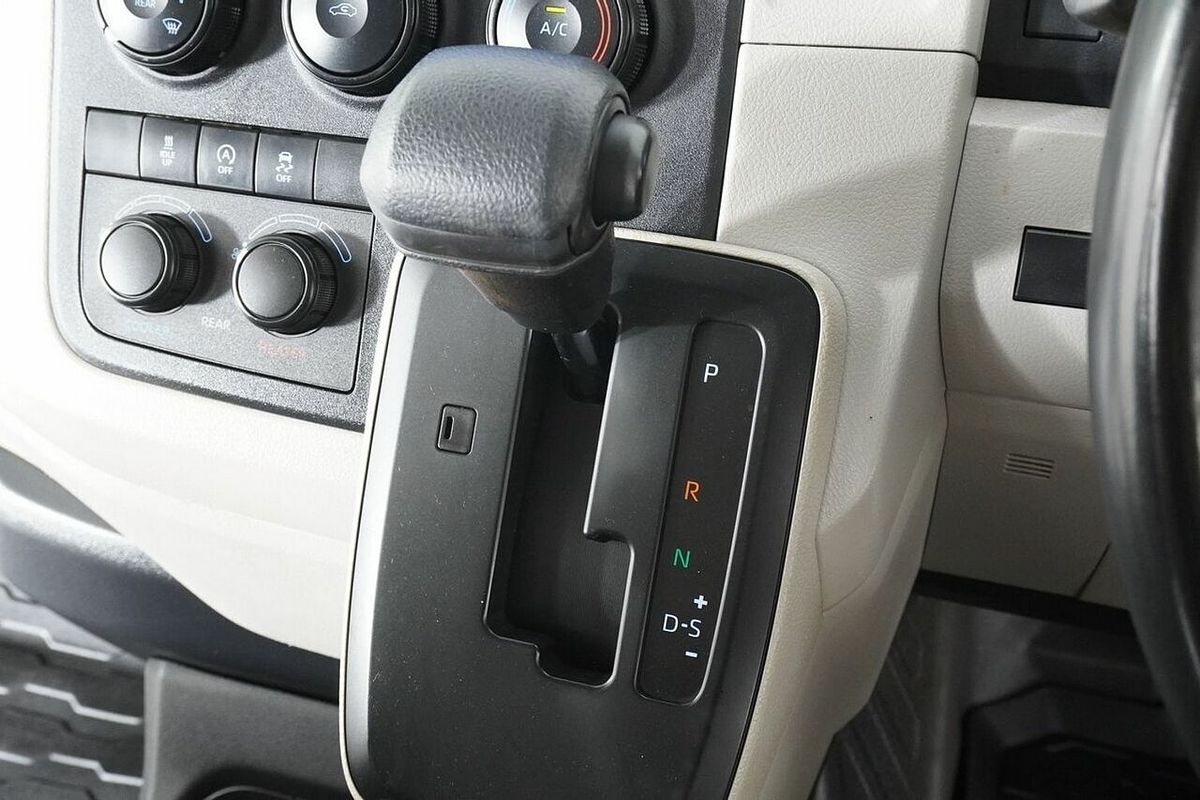 2021 Toyota HiAce Slwb Commuter (12 Seats) GDH322R