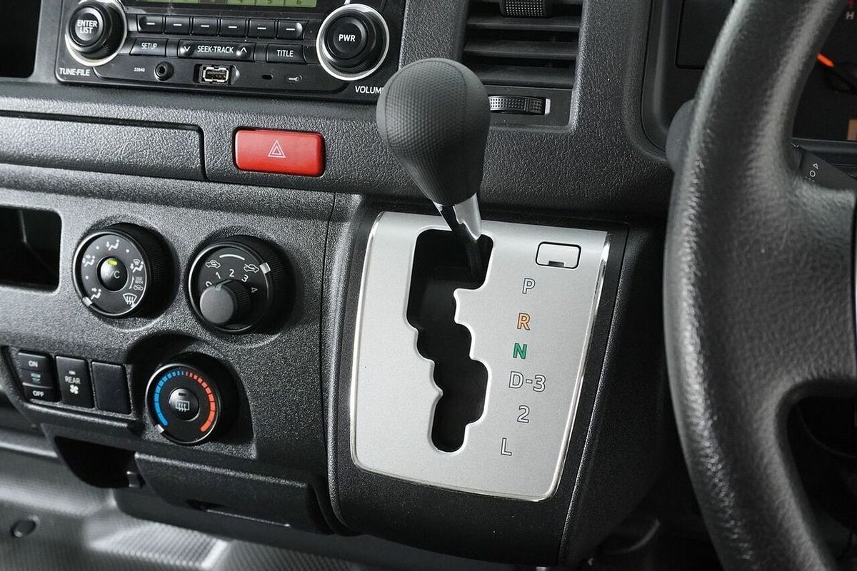 2016 Toyota HiAce Commuter KDH223R MY16