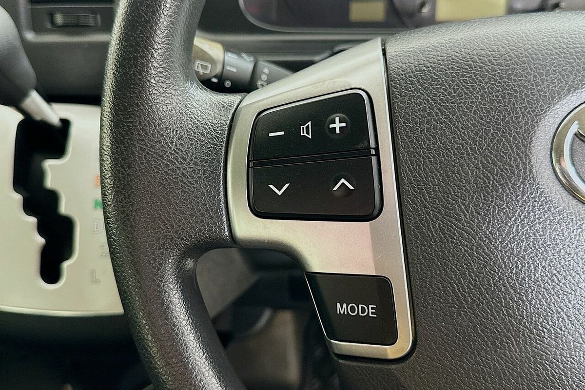 2018 Toyota HiAce Commuter (12 Seats) KDH223R MY16