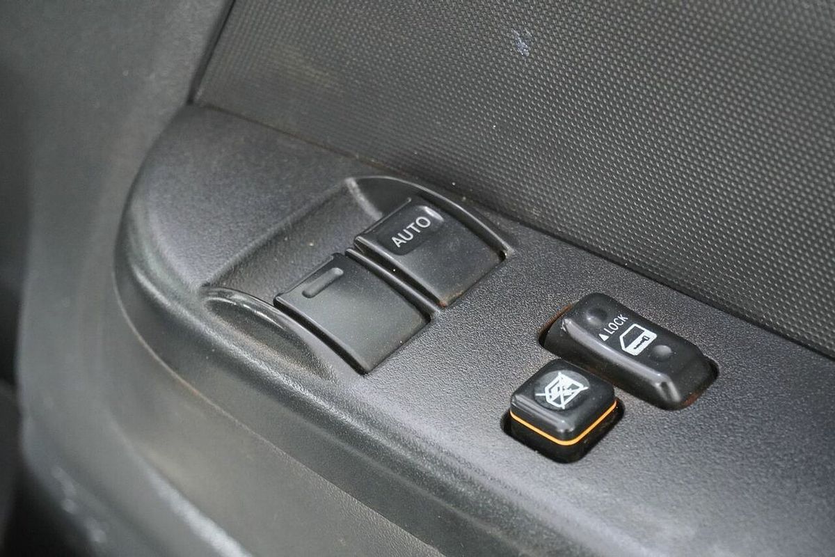 2019 Toyota HiAce Commuter KDH223R MY16