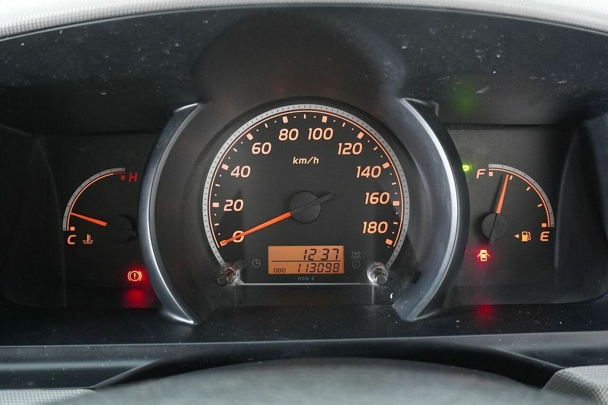 2013 Toyota HiAce Commuter KDH223R MY12 Upgrade