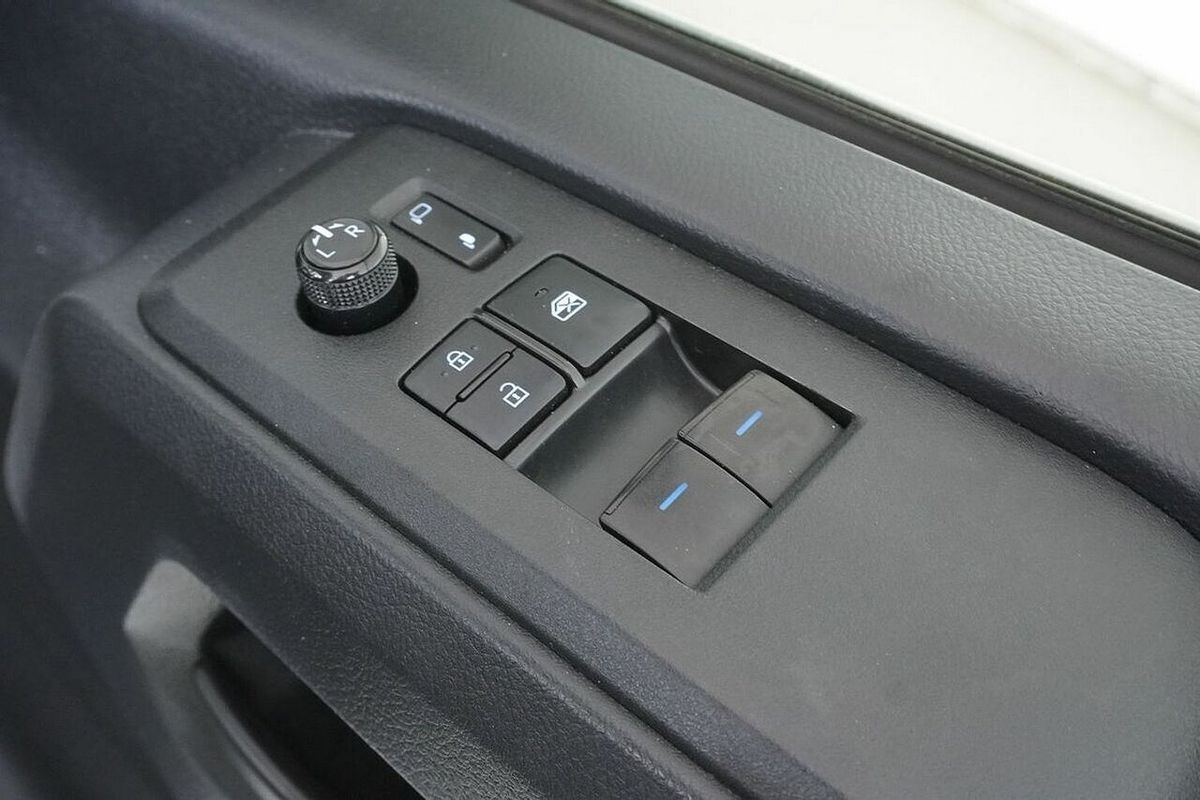 2020 Toyota HiAce Commuter (12 Seats) GDH322R