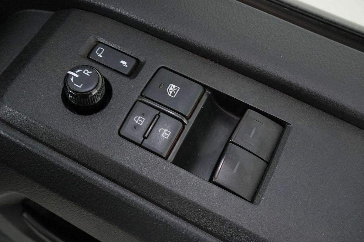 2020 Toyota HiAce Commuter (12 Seats) GDH322R