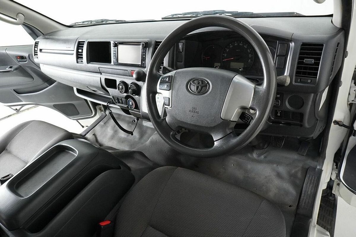 2018 Toyota HiAce Commuter KDH223R MY16
