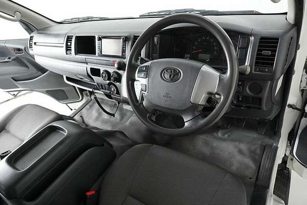 2018 Toyota HiAce Commuter KDH223R MY16